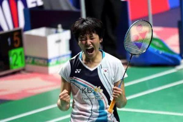 当他看到阿 当他看到阿