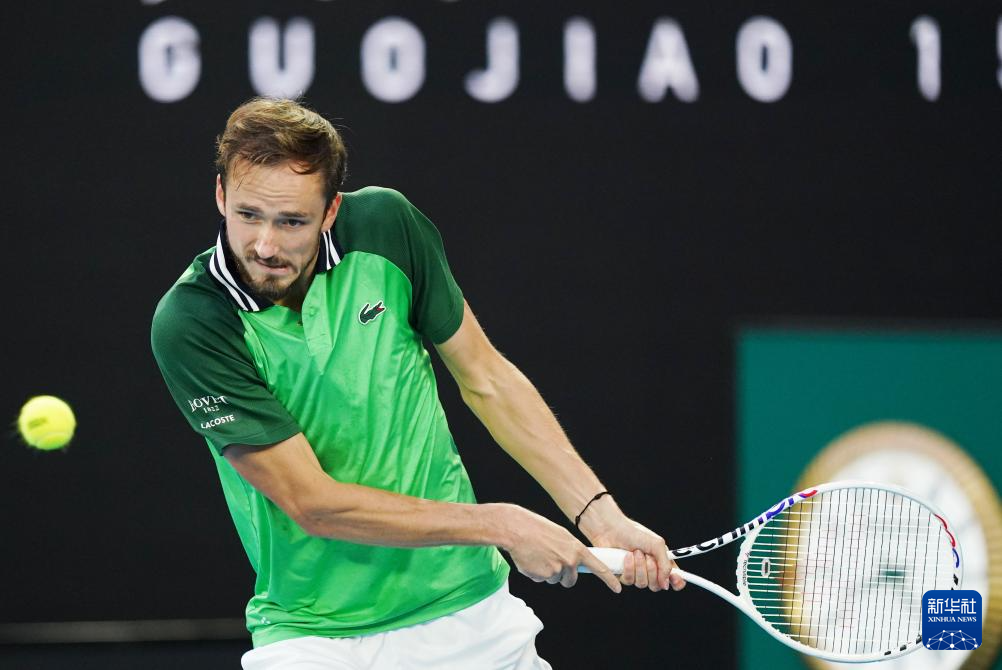 体育山东省第六届沿海骑行大奖赛（青岛站）拉开帷幕