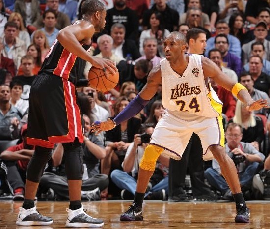 国外视频网站巴西球探频道报道了王钰栋，模板加纳乔&马丁内利